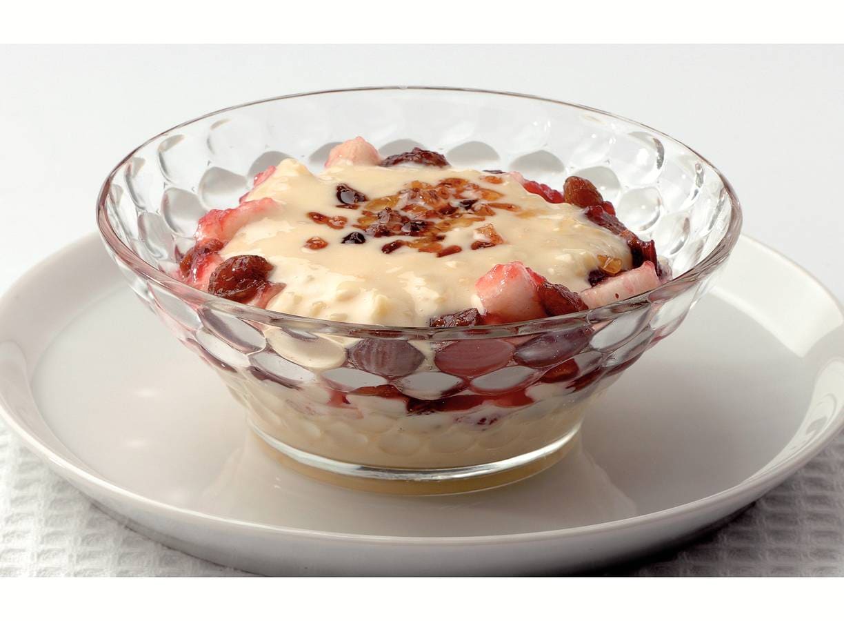 Rijstdessert met vruchtencompote