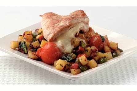 Aardappelschotel met gevulde schnitzels