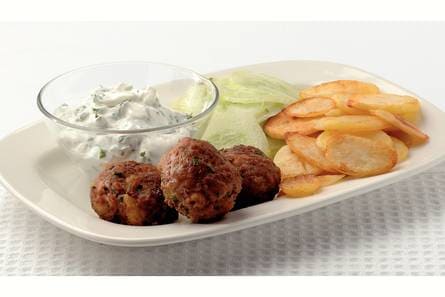 Griekse gehaktballen met yoghurtsaus
