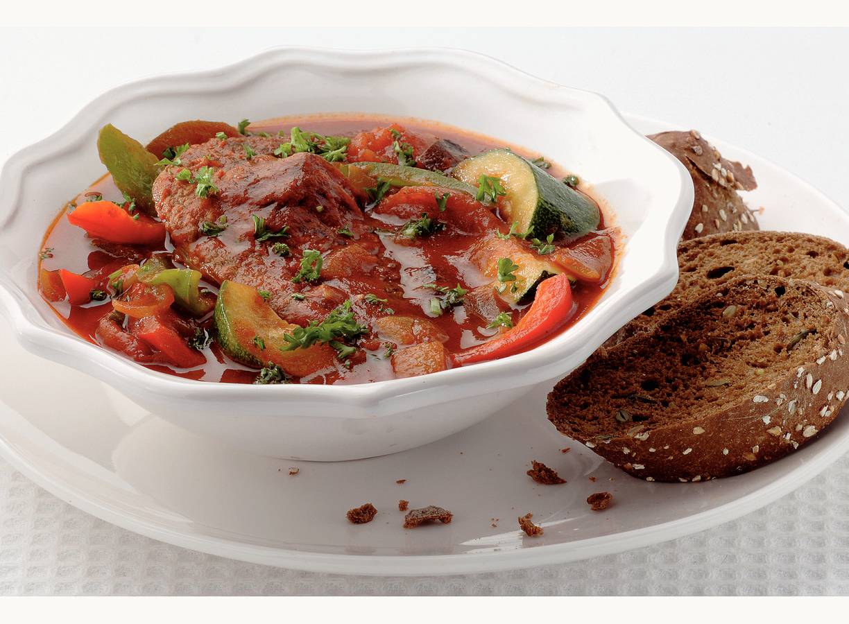 Runderstoofschotel met ratatouille