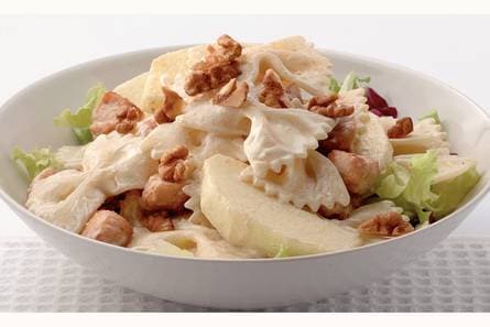 Lauwwarme pastasalade met mosterddressing
