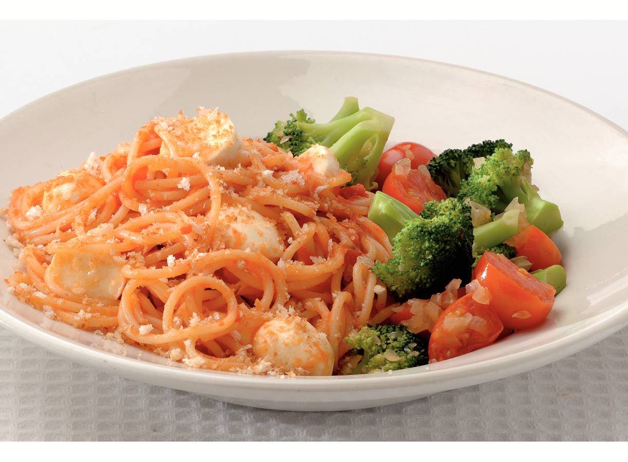 Spaghetti met tomaat en mozzarella