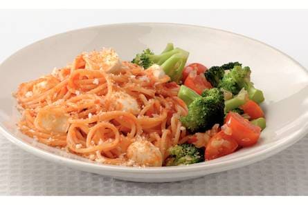 Spaghetti met tomaat en mozzarella