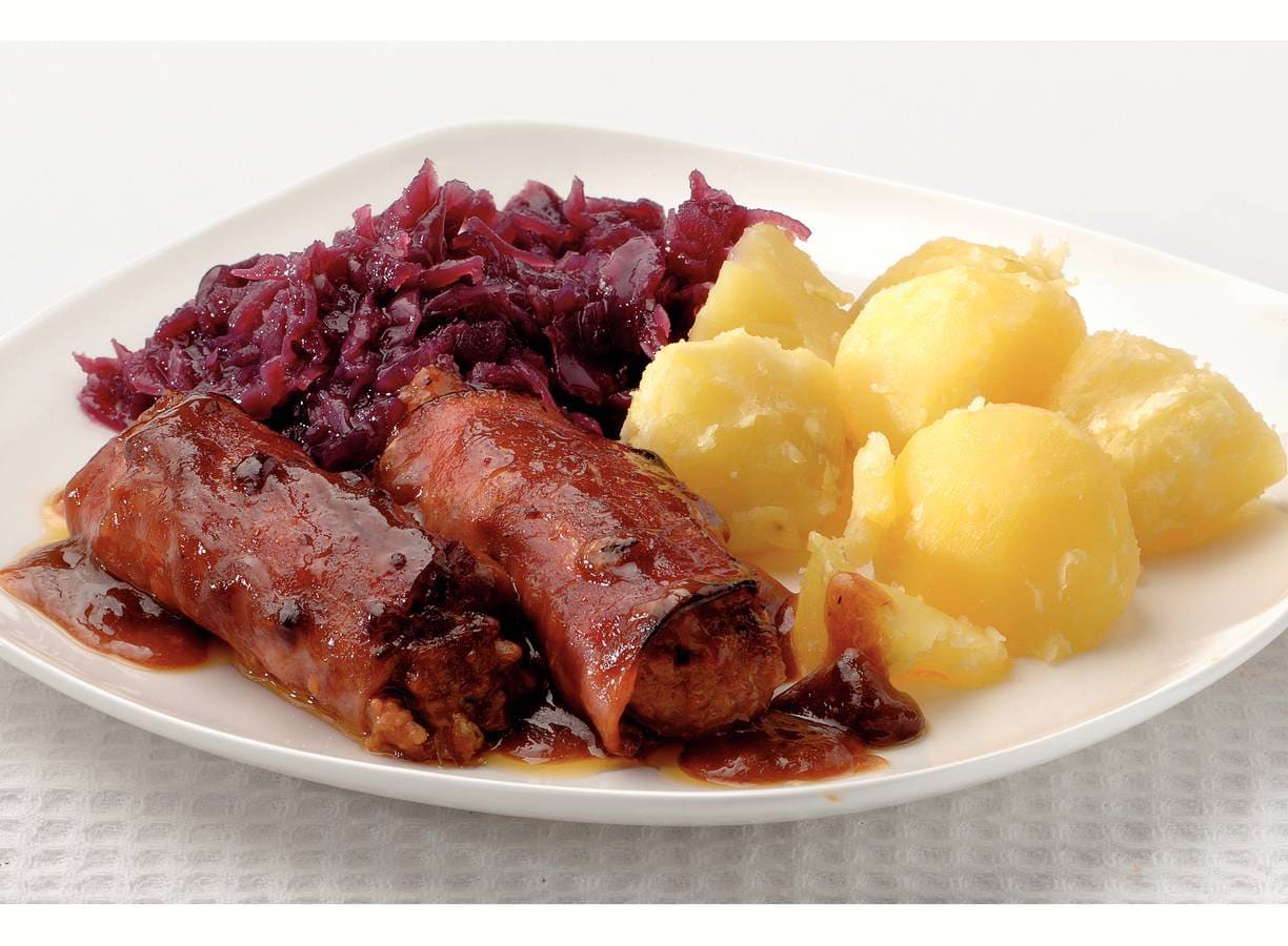 Vleesrolletjes met jachtsaus en rodekool