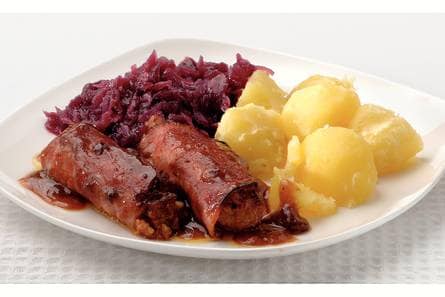 Vleesrolletjes met jachtsaus en rodekool