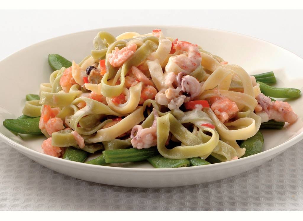 Tagliatelle met zalm en fruits de mer recept Allerhande Albert Heijn