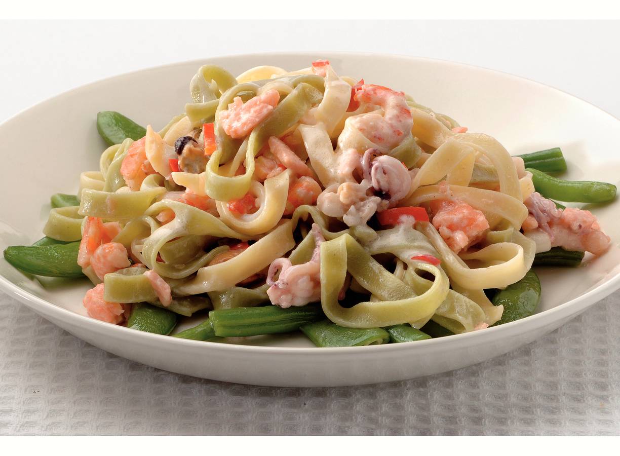 Tagliatelle met zalm en fruits de mer