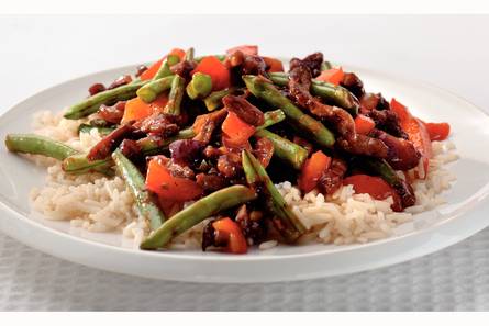 Wokschotel met zoetzure saus