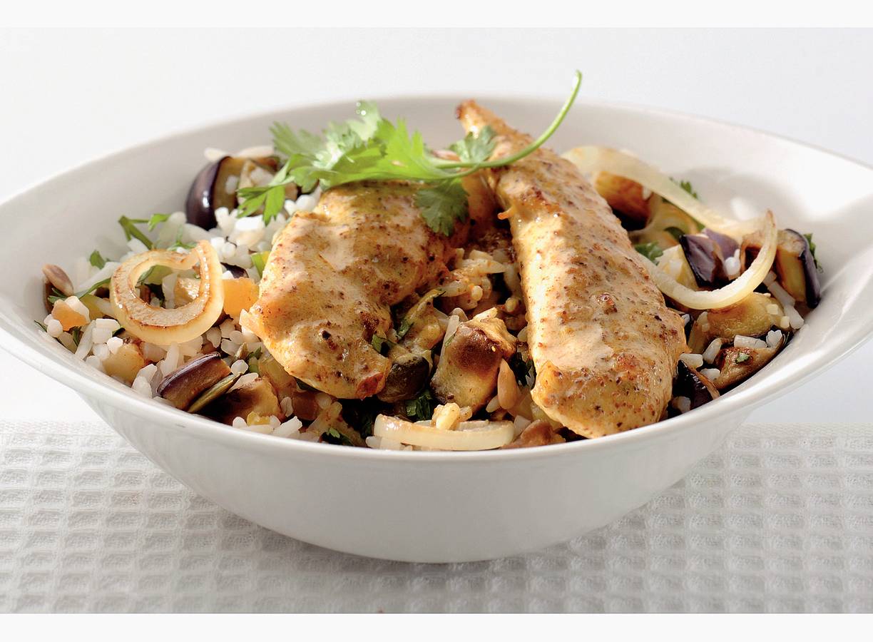 Kipcurry met noten-auberginerijst