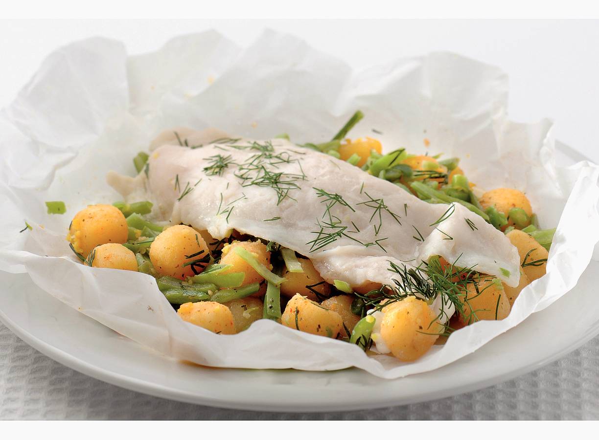 Sinaasappel-vispakketjes met snijbonen