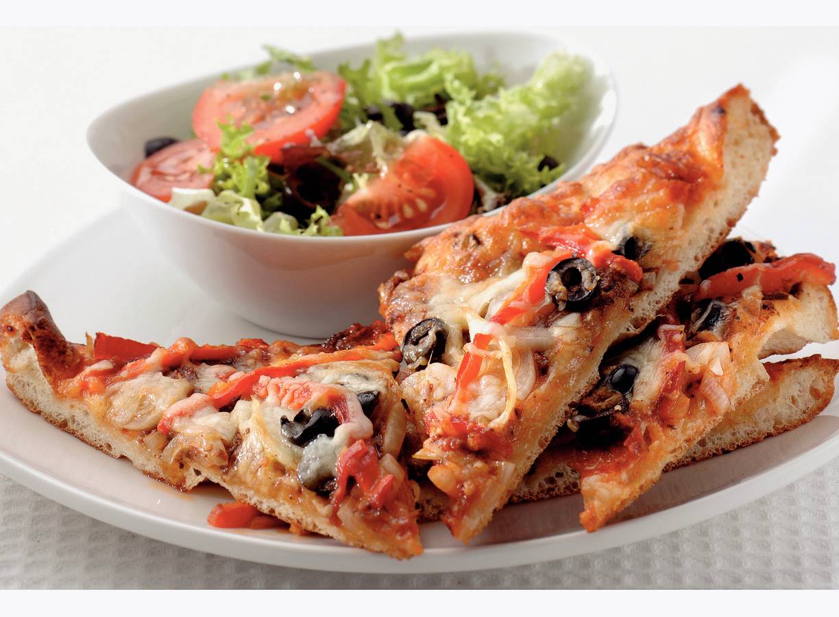 Franse pizza met geroosterde paprika
