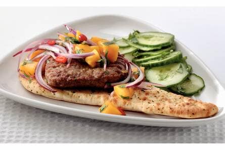Indiase burger met mangosalsa en komkommer