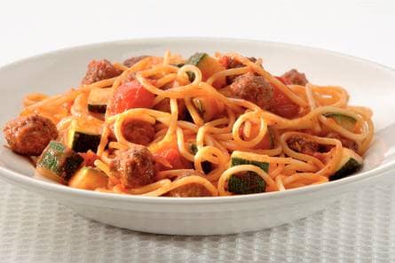 Spaghetti met miniballetjes en courgette