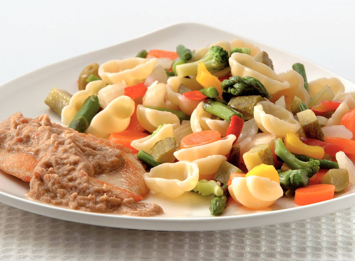 Pollo tonato met pastasalade
