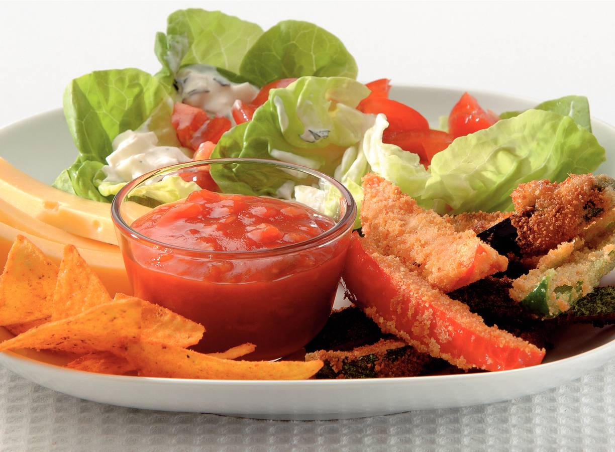 Ratatouille- en kaasfriet met salsa