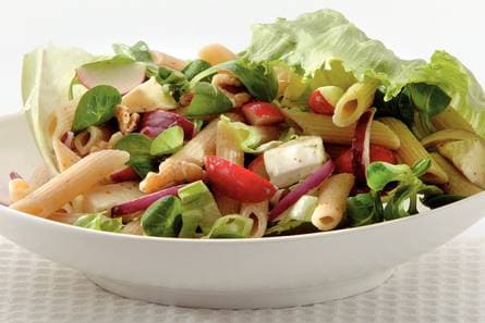 Pastasalade met brie en walnoten