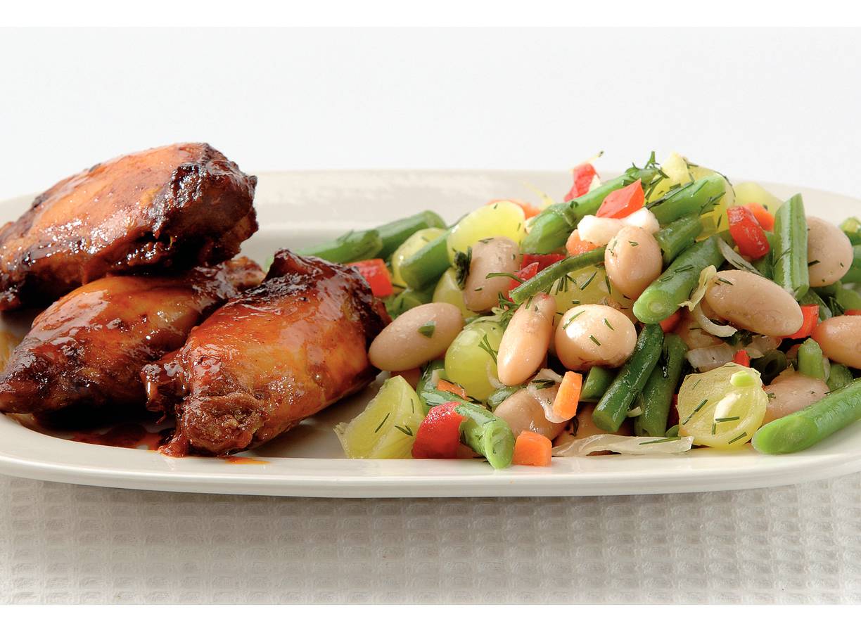 Ketjap spareribs met reuzenbonensalade