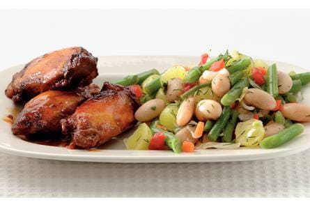 Ketjap spareribs met reuzenbonensalade