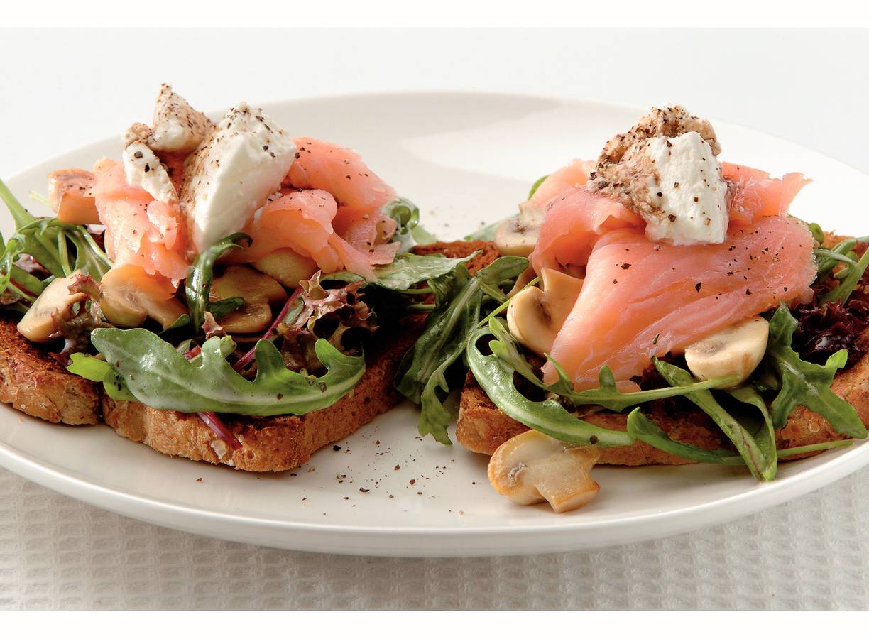 Reuzecrostini met zalm en ricotta
