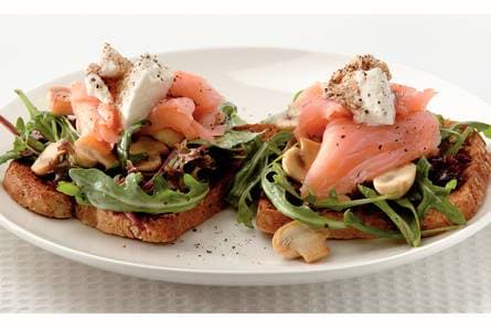 Reuzecrostini met zalm en ricotta
