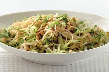 Groene kruidenmie met spitskool