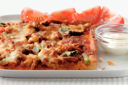 Shoarmapizza met knoflooksaus