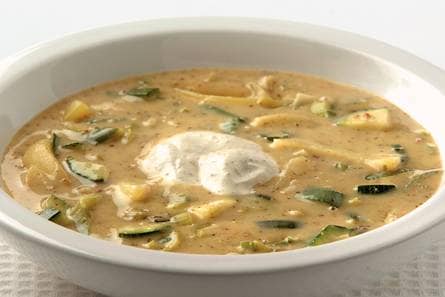 Mosterdsoep met courgette en prei