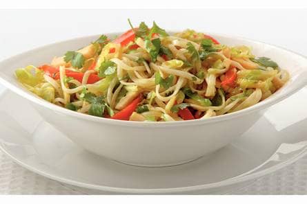 Mie met gerookte kip en spitskool