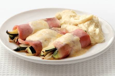 Courgette met ham en oude kaas
