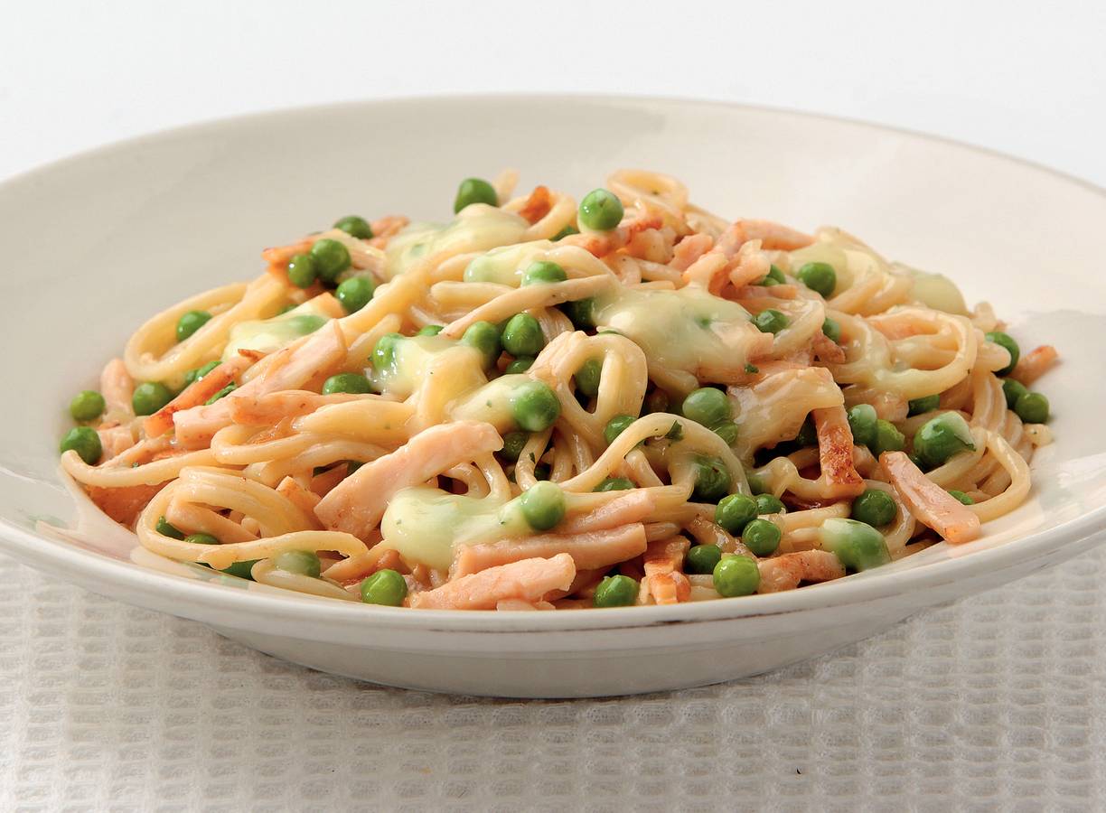 Spaghetti met gerookte kip-kaassaus