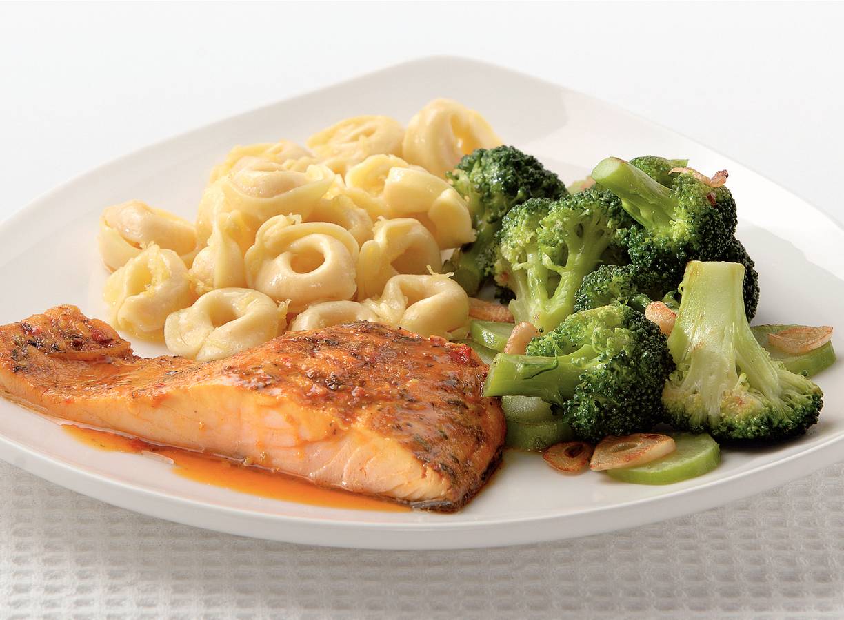 Gegrilde zalm met citroentortellini
