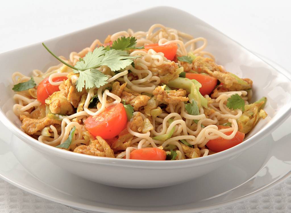 Noedels met roerei en koriander recept Allerhande Albert Heijn België