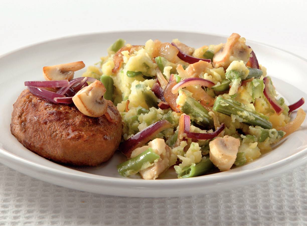 Steaktartaar met bonen en champignons