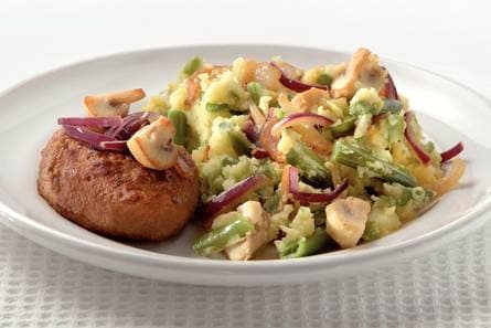 Steaktartaar met bonen en champignons