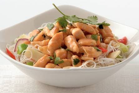Thaise kipcurry met groentenoedels
