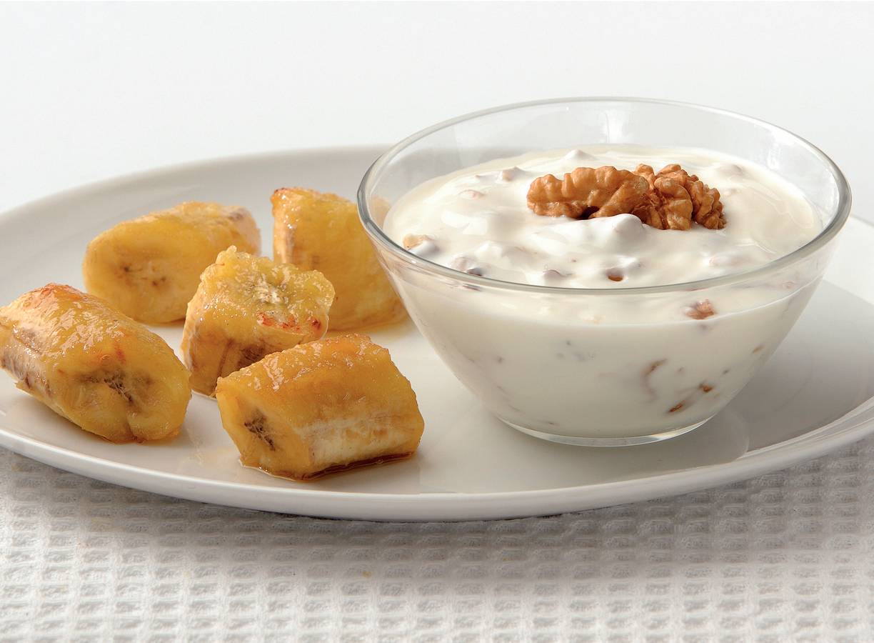 Gegrilde bananen met walnotenyoghurt