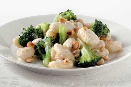 Gnocchi met broccoli en hazelnoten