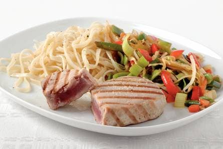 Gegrilde tonijn met knoflook en pepermie