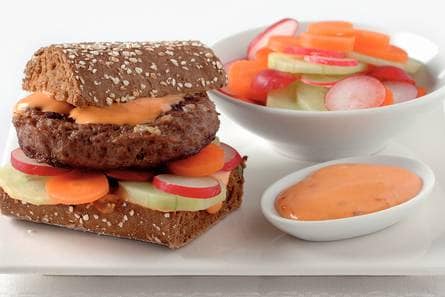 Franse hamburgers met rauwkost