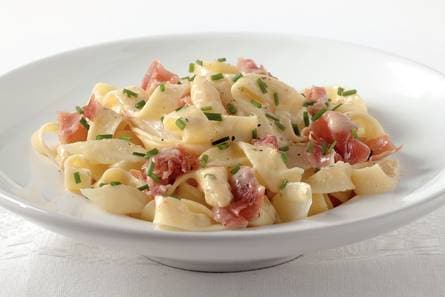 Tagliatelle met asperges en Parmaham