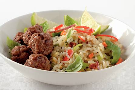 Thaise nasi met minigehaktballetjes