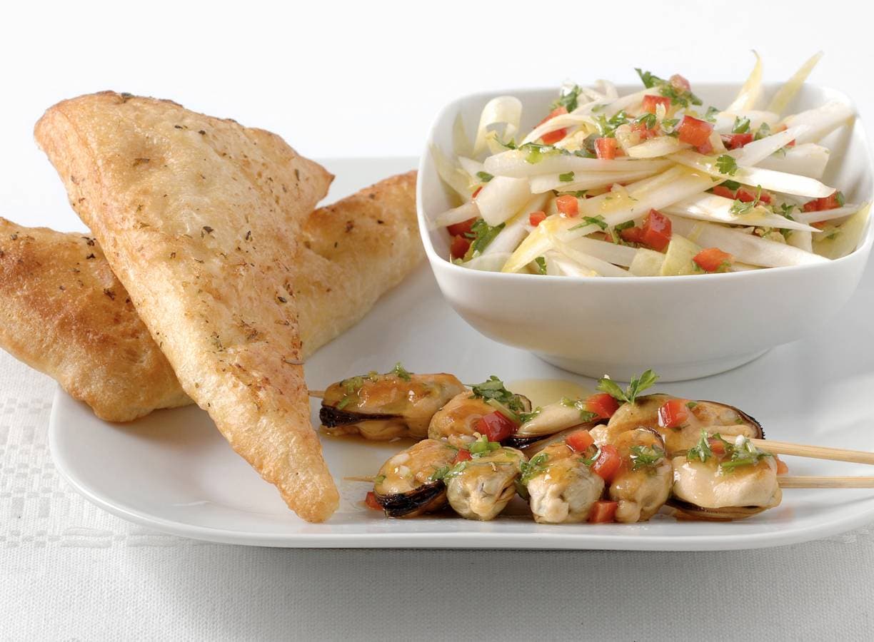 Mosselspiesjes met witlofsalade