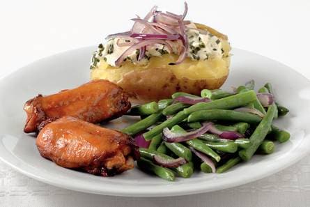 Kipspareribs met gepofte aardappelen