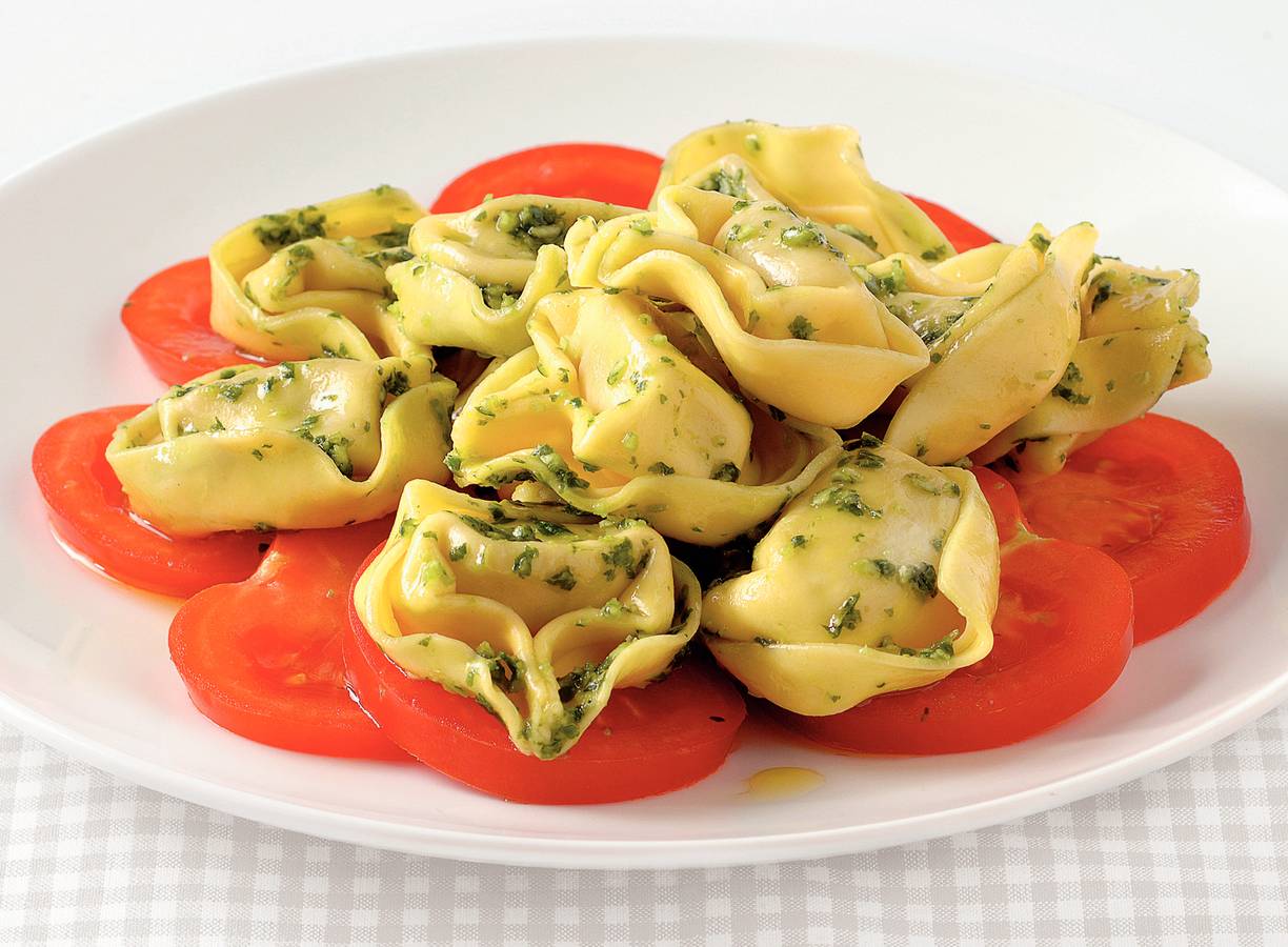 Tortelloni met basilicumsaus