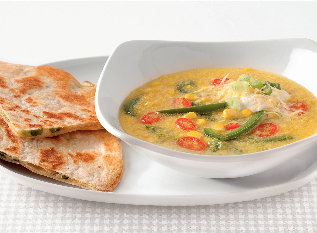 Pittige maïssoep met quesadillas