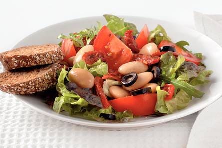 Wittebonensalade met tomaten
