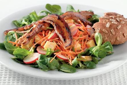 Hollandse maaltijdsalade met spekrepen