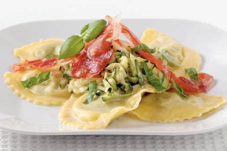 Mezzelune met courgette en krokante ham