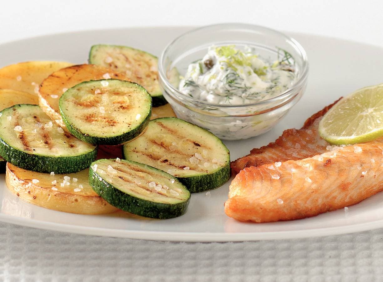 Gegrilde tilapia met grof zeezout