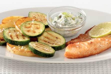 Gegrilde tilapia met grof zeezout